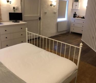 Chysauster Hotel | The Engine Inn