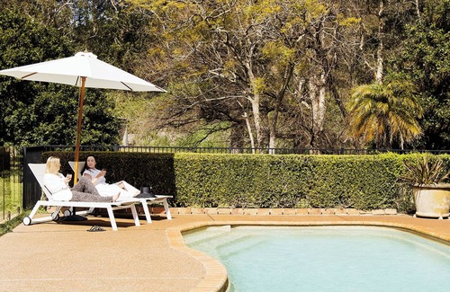 Bobs Farm House | The Entertainer's Estate with Pool