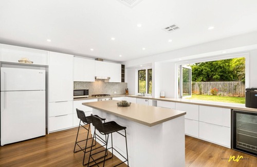 Indented Head Villa | The Esplanade Beach front, Luxury, Sleeps 8