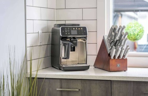 Calgary House | The Experience - Pool Hot Tub Theater Games Rm Pub