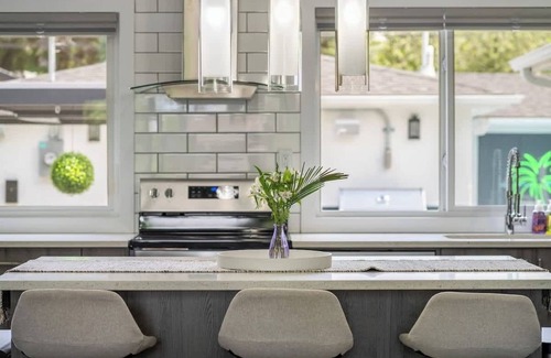 Calgary House | The Experience - Pool Hot Tub Theater Games Rm Pub