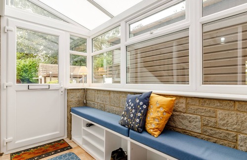 Ashbourne House | The Eyrie - Three Bedroom House, Sleeps 6