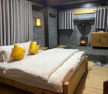 Mustang Resort | The face resort