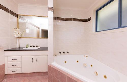 Forster Villa | The Fairways 5