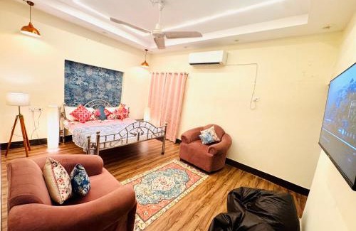 Kapoorthla Villa | The Family Courtyard Suites - A Boutique Guest House Villa