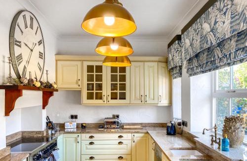 Pontefract House | The Farmhouse