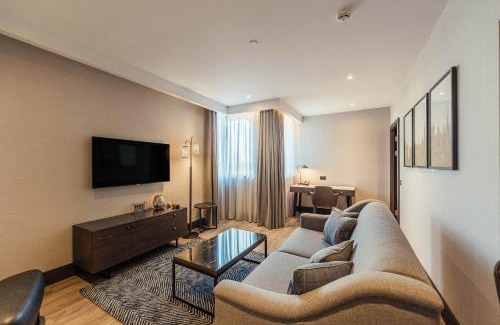 Cambridge Hotel | The Fellows House Cambridge, Curio Collection By Hilton