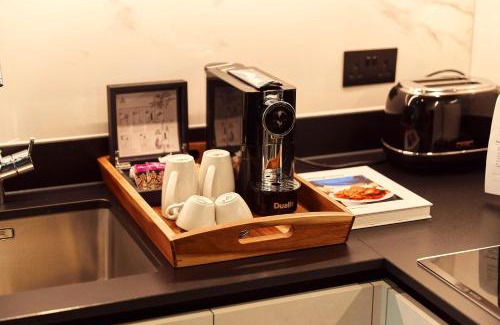 Cambridge Hotel | The Fellows House Cambridge, Curio Collection By Hilton