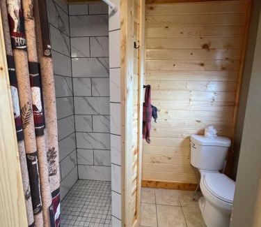 Ashton Hotel | The Fishing Bear Lodge