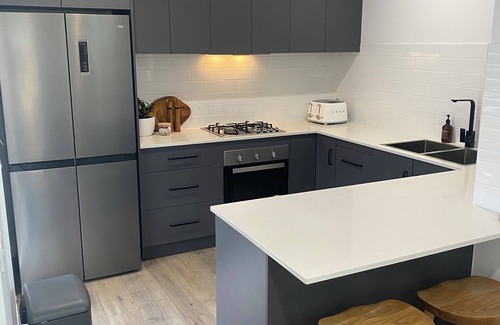 Wagga Wagga House | The Fitz - Central Wagga Luxury Townhouse