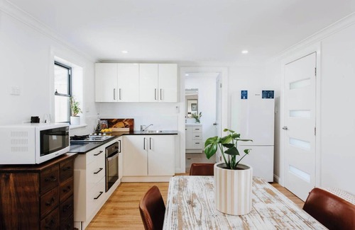 Central Mudgee Cottage | The Fleetwood Best Local Experience for Couples