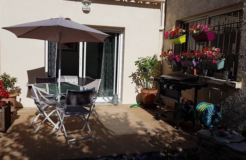 Entraigues-sur-la-Sorgue Cottage | The Forestine in Provence between Avignon and Carpentras (84)