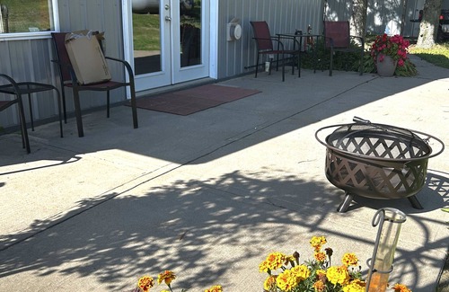 Hixton House | The Fox Den Guesthouse, enjoy beautiful WI countryside yet just 3 miles to I94!