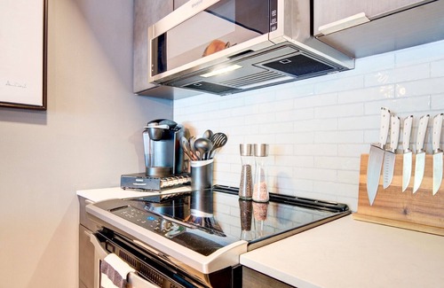 Bozeman Condo | The Fox Den in Downtown Bozeman with Mountain Views, Large Private Deck