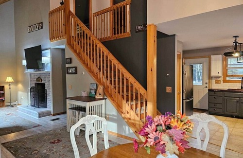 Bath House | The Fox Den w/Hot Tub, Pool & Lake