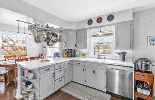 Frankenmuth House | The Frankenmuth Dawdy Haus - whole house option