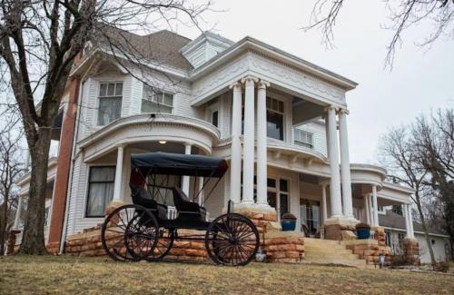Guthrie House | The Franklin Room at The Judges Chambers