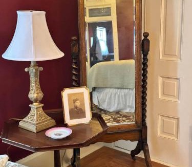 Guthrie House | The Franklin Room at The Judges Chambers