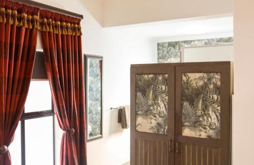 Loerieheuwel Hotel | The Gamtoos Ferry Hotel