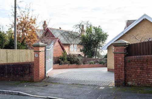 Uplands House | The Garage @ The Old Vicarage