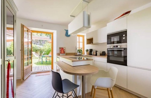 Talloires-Montmin Apartment | The Garden in Talloires with a lake view