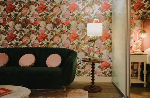 Downtown Victoria Hotel | The Garden Room at Waddington Flats