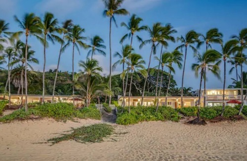 Pupukea House | The Gardenia at Ke Iki Beach Bungalows. Iconic Oceanfront stay.