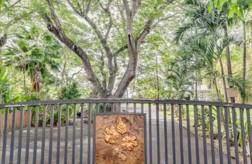 Pupukea House | The Gardenia at Ke Iki Beach Bungalows. Iconic Oceanfront stay.