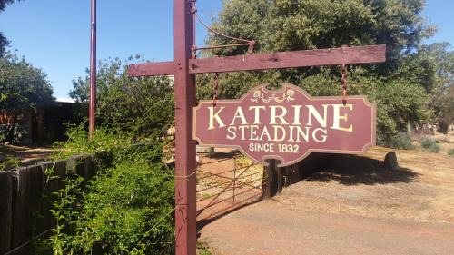 Katrine Apartment | The Gate House, 2 storey Historic Accommodation with mod cons