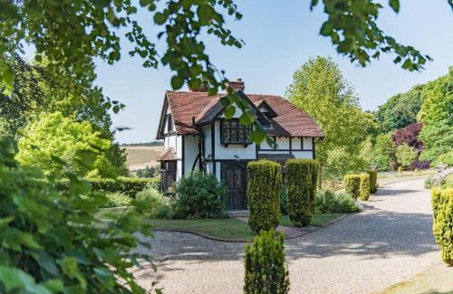 Folkestone House | The Gate House by Bloom Stays