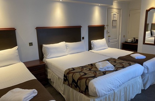 Pangbourne Hotel | The George Hotel