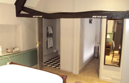 Mere Hotel | The George Inn