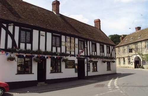 Mere Hotel | The George Inn