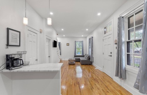 Asylum Hill Condo | The getaway! Located in the downtown area. nn