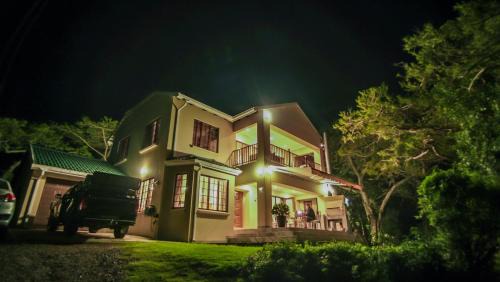 Okhahlamba House | The Giraffe House