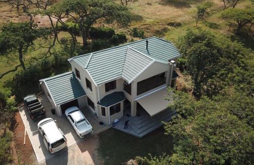 Okhahlamba House | The Giraffe House