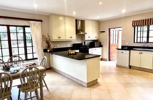 Okhahlamba House | The Giraffe House