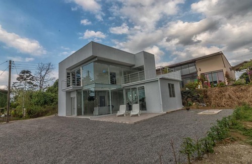 Penas Blancas House | The Glass House Arenal Rentals