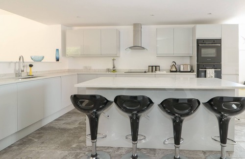 Hunstanton Cottage | THE GLASS HOUSE, pet friendly, luxury holiday cottage in Hunstanton