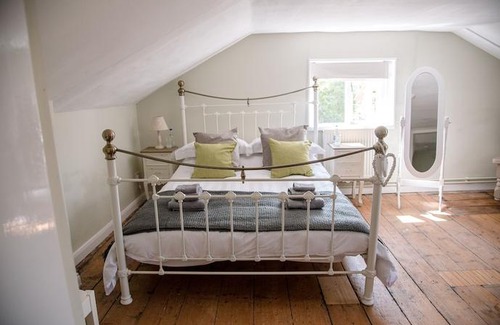 Snape Bed & Breakfast | the golden key