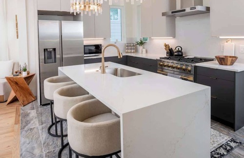 Katie Hill Neighborhood House | The Golden Manor