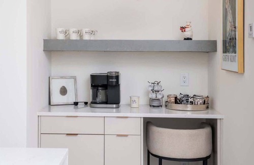 Katie Hill Neighborhood House | The Golden Manor