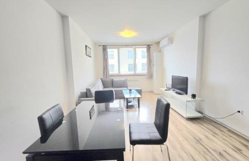 rayon Triaditsa Apartment | The Golden Tower