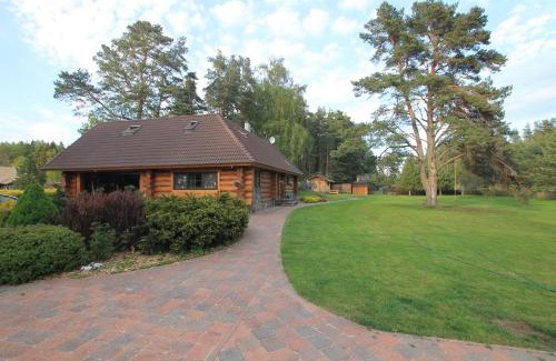 Hara Villa | The gorgeous log house, that brings out the smile!