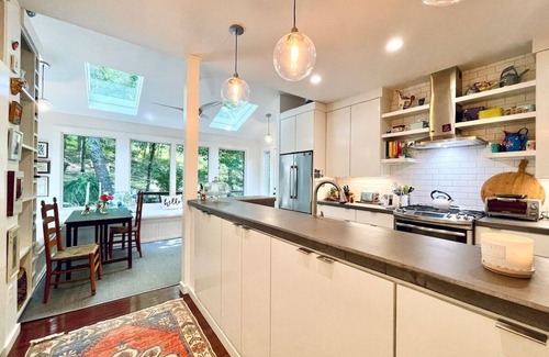 Oxford House | The Grace, Discounted rate for S. Carolina game!