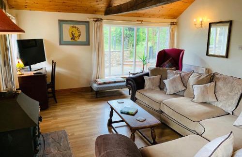 Llanvair Kilgeddin House | The Granary