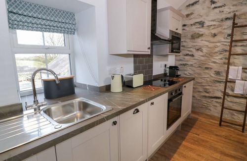 Caergeiliog Cottage | The Granary