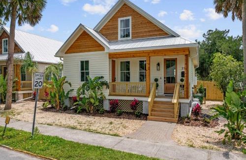 St. Augustine House | The Grand Augustine l Heated Pool l Walk to DNTN