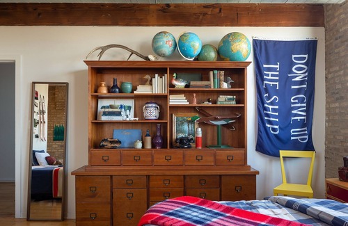 Logan Square Condo | The Grand Kimball Lodge, Logan Square, Sleeps 20 by RedAwning