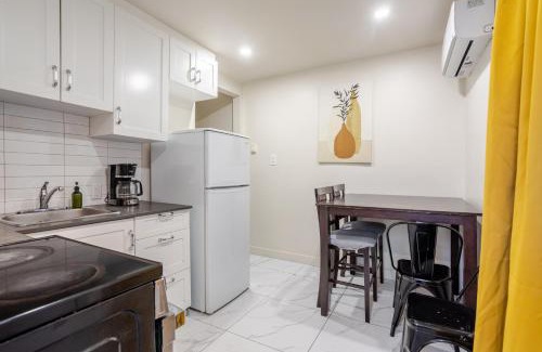 Cote-Des-Neiges—Notre-Dame-De-Grace Apartment | The Grand NDG Stay Your Home in NDG